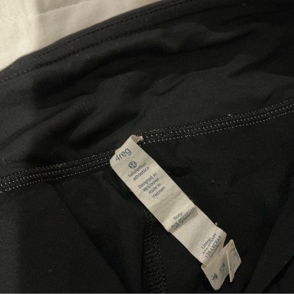 Lululemon skort - Picture 5 of 5